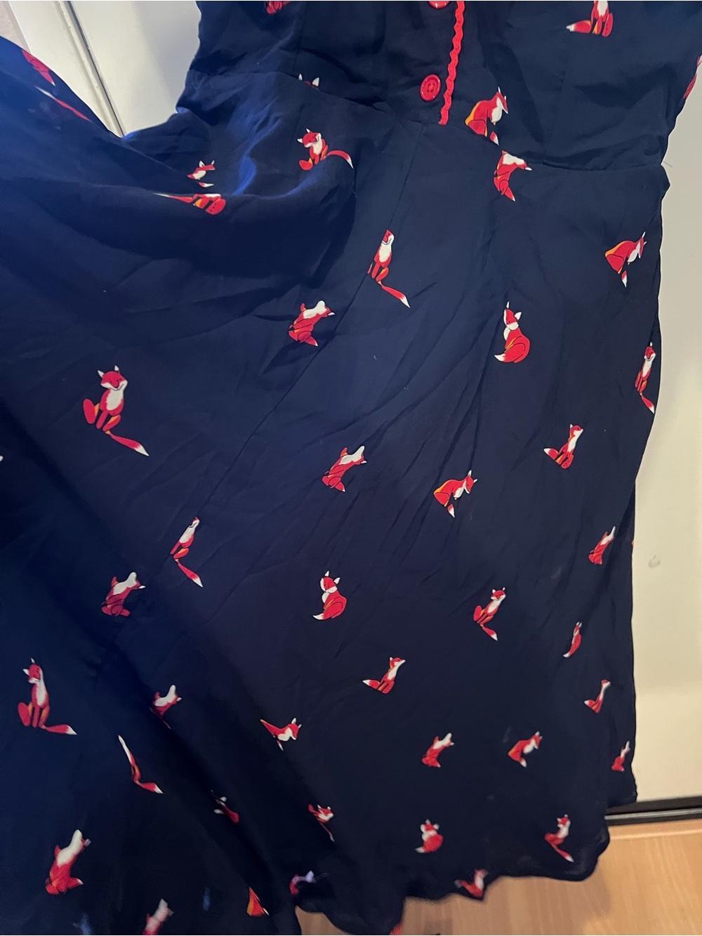 🦊 Unique Vintage Fox Dress - Picture 3 of 4